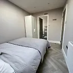 Stunning Semi Detached Bungalow In West Wimbledon