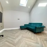 Stunning Semi Detached Bungalow In West Wimbledon
