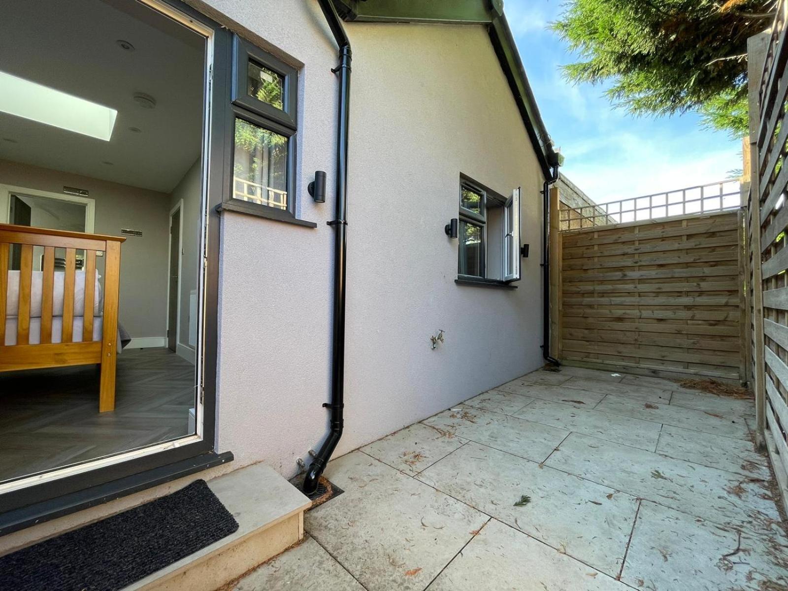 Stunning Semi Detached In West Wimbledon *