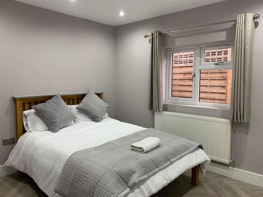 Stunning Semi Detached In West Wimbledon Londres