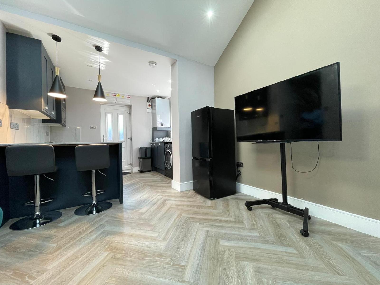Stunning Semi Detached In West Wimbledon Appartement Londres