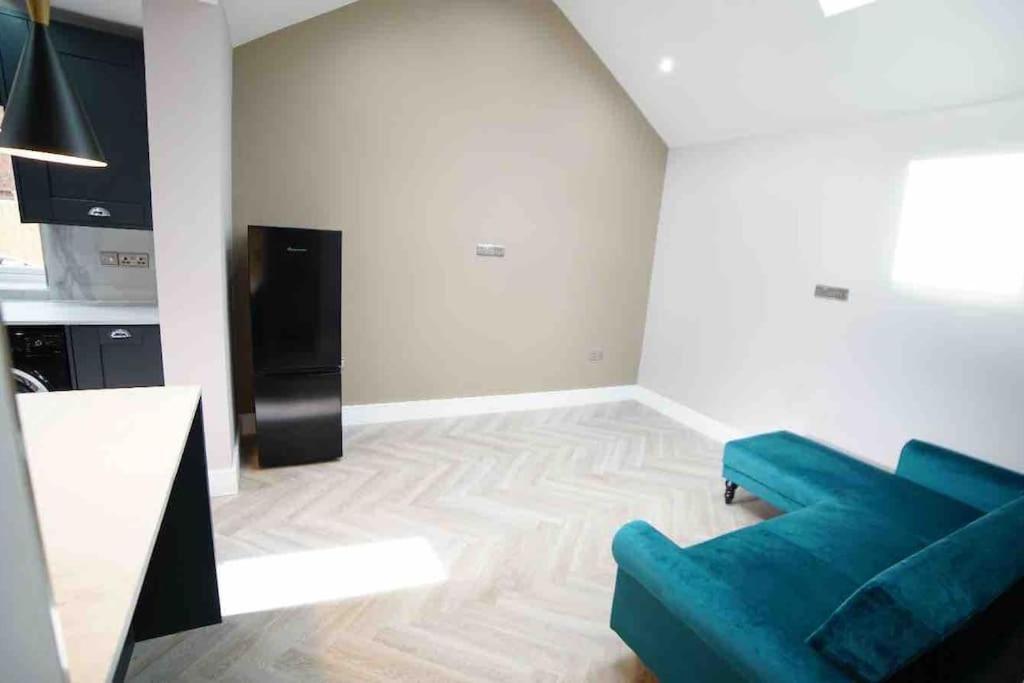Stunning Semi Detached In West Wimbledon *